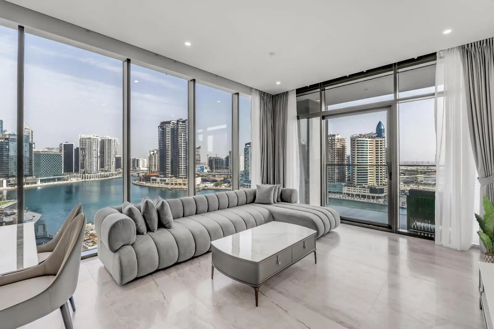 Spectacular Burj Khalifa & Canal View New 2Br Dubai 0*,