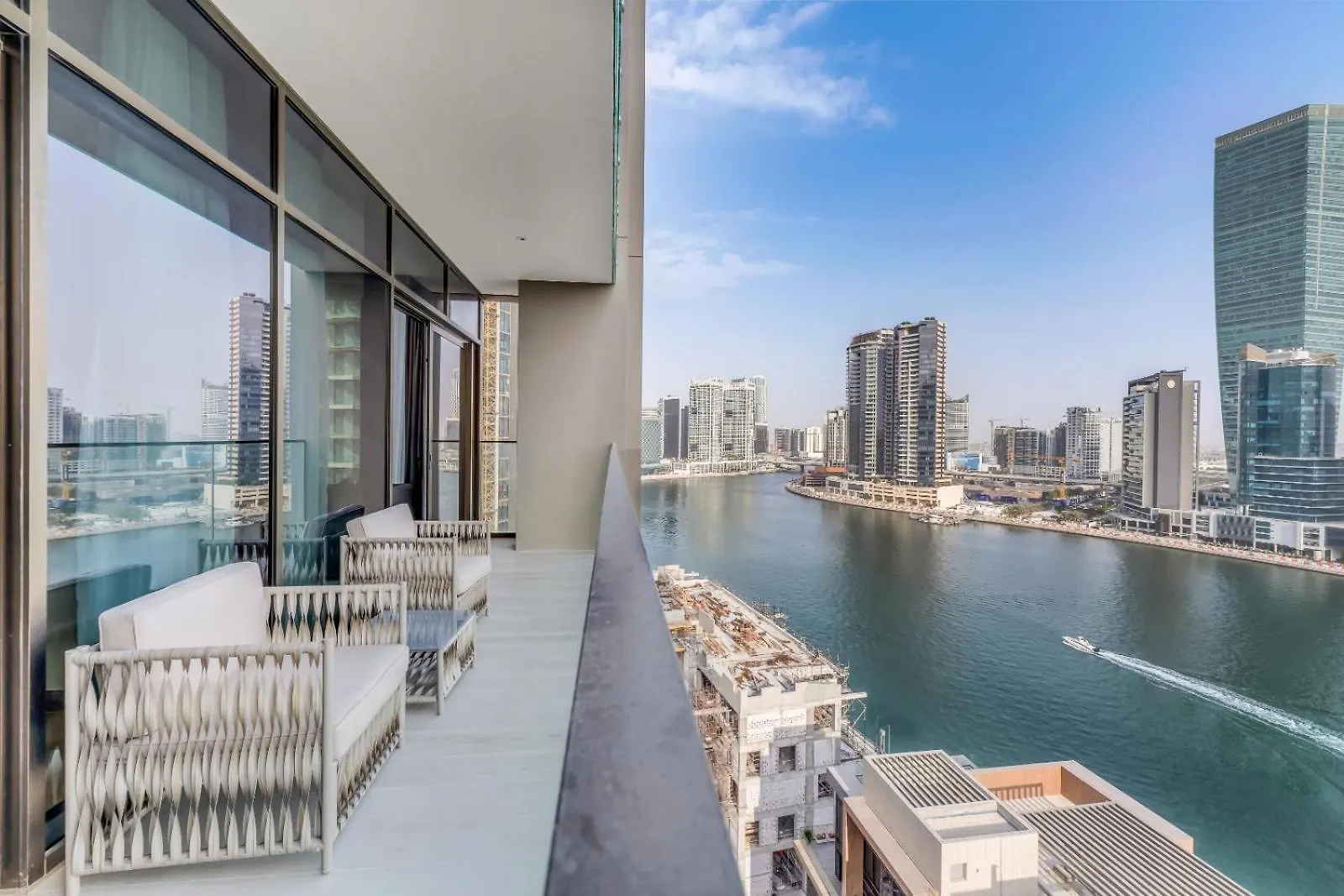 Spectacular Burj Khalifa & Canal View New 2Br Dubai 0*,  United Arab Emirates