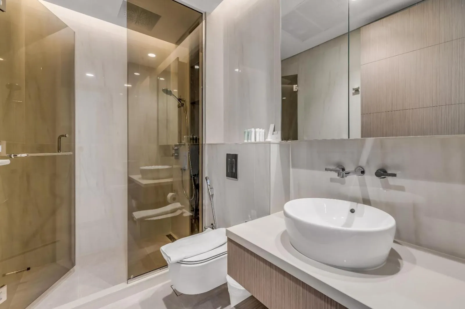 Spectacular Burj Khalifa & Canal View New 2Br Dubai 0*,  United Arab Emirates