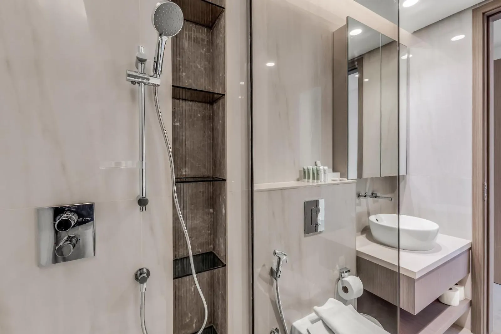Spectacular Burj Khalifa & Canal View New 2Br Dubai
